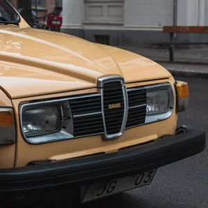Saab 96 fotad snett framifrån